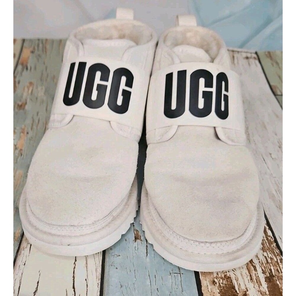 UGG Australia UGG Neumel II Graphic Ivory  Boots Logo Strap Sz 8 Women's Suede
